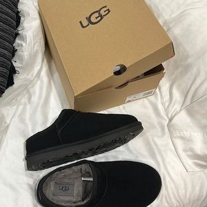 Ugg classic slipper black size 8